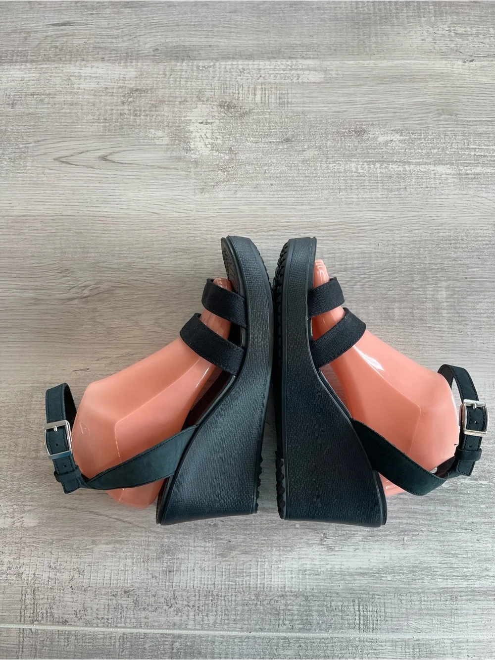 Crocs Leigh ll in black size women's 10 straps strapy wedge office casual event